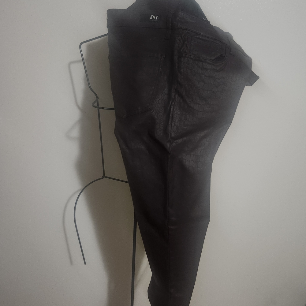 Kut from the Kloth Black Cropped Jeans
